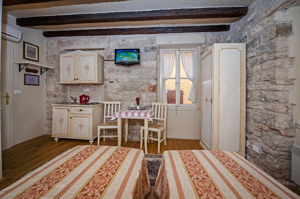Residence Marco Polo Centro Storico Ρόβινι Εξωτερικό φωτογραφία
