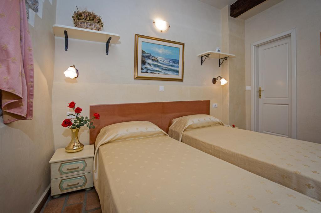 Residence Marco Polo Centro Storico Ρόβινι Εξωτερικό φωτογραφία