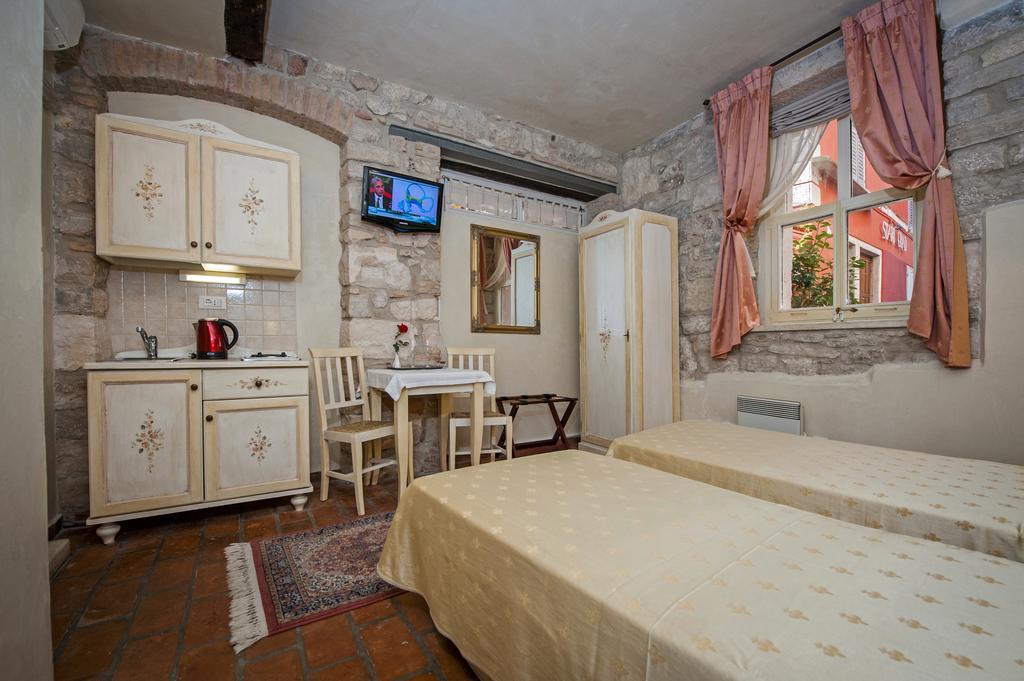 Residence Marco Polo Centro Storico Ρόβινι Εξωτερικό φωτογραφία