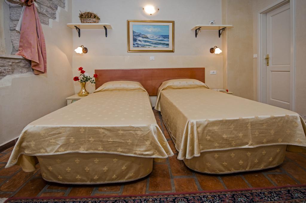 Residence Marco Polo Centro Storico Ρόβινι Εξωτερικό φωτογραφία